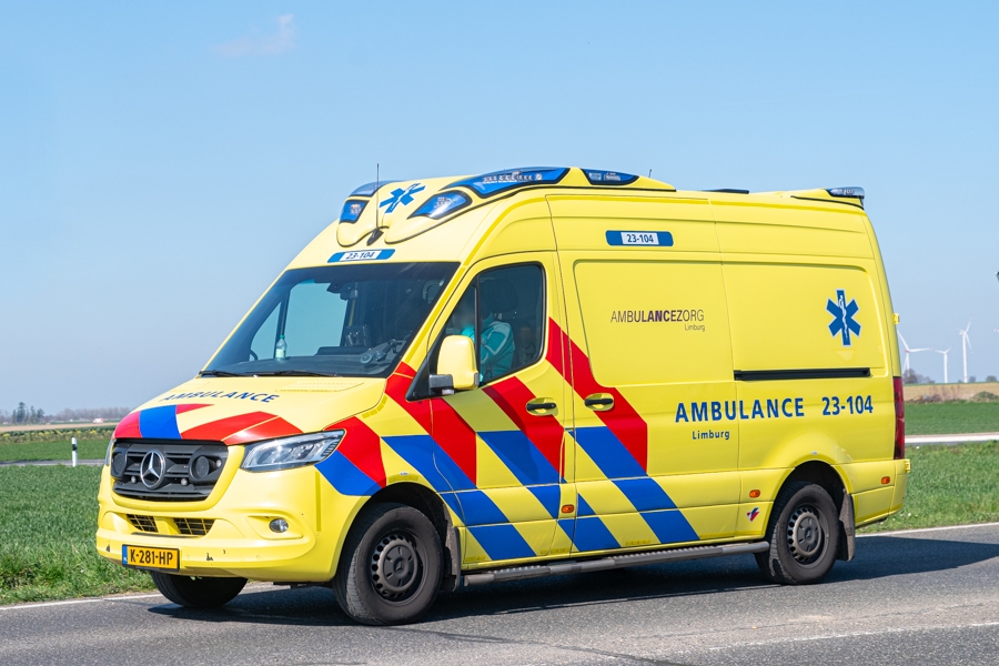 Weert - Ambulancezorg Limburg - RTW - 23-104