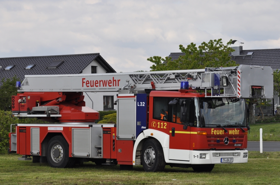 Mercedes-Benz Econic 1833 - Rosenbauer - DLK 23/12