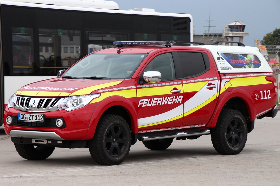 Mitsubishi L 200 - Weber Rescue - Demofahrzeug Kettenrettung